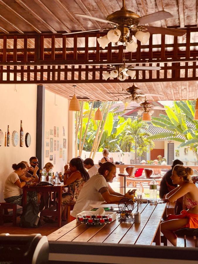 The Jam Hostel Luang Prabang Extérieur photo